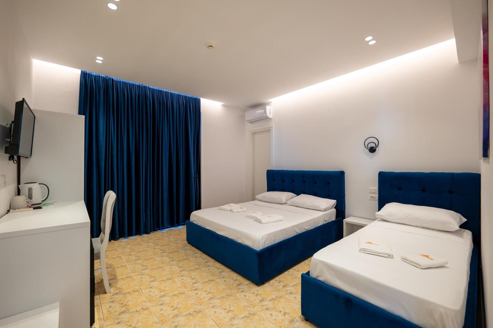 Feniks Hotel 3*